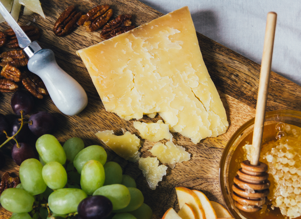 Canadian Cheese Board | Avonlea Clothbound Cheddar